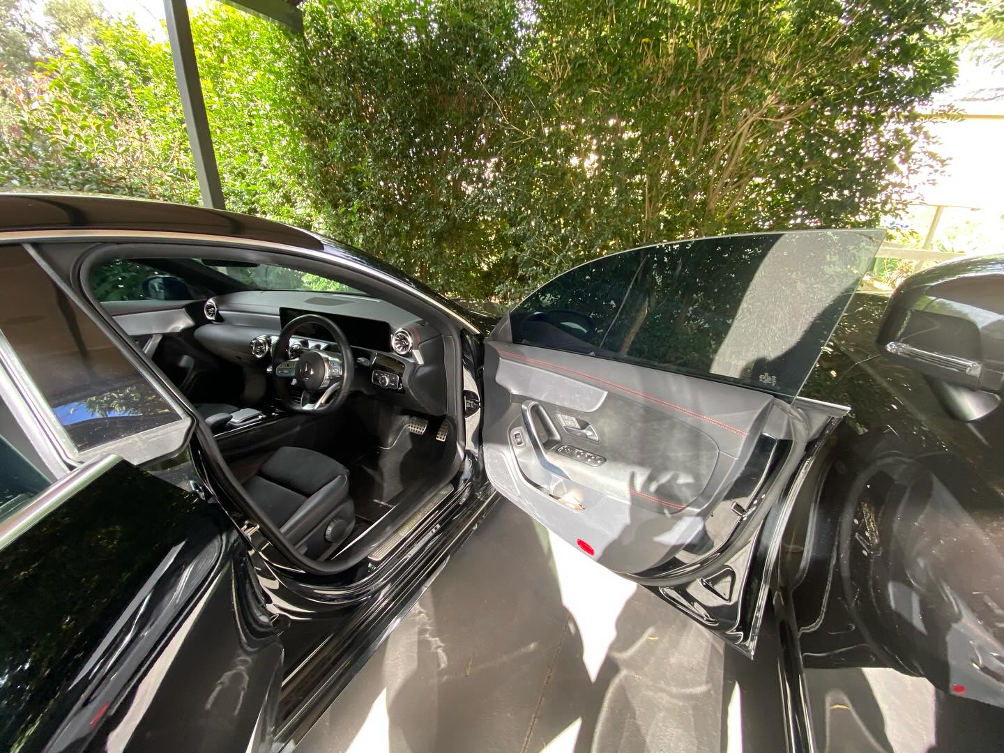 Rear Car Window Shattered for No Reason in Whale Beach? Common Causes and What to Do Next